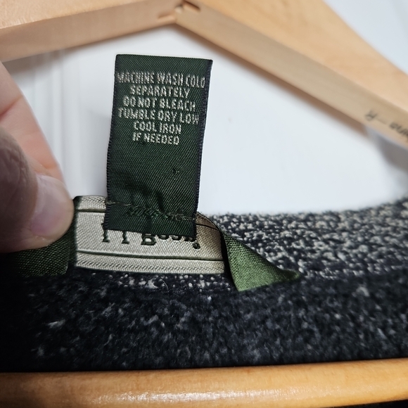 LL Bean Button Front Fleece Cardigan Sweater Jacket Size L Womens Black Tan Cozy - Picture 8 of 8